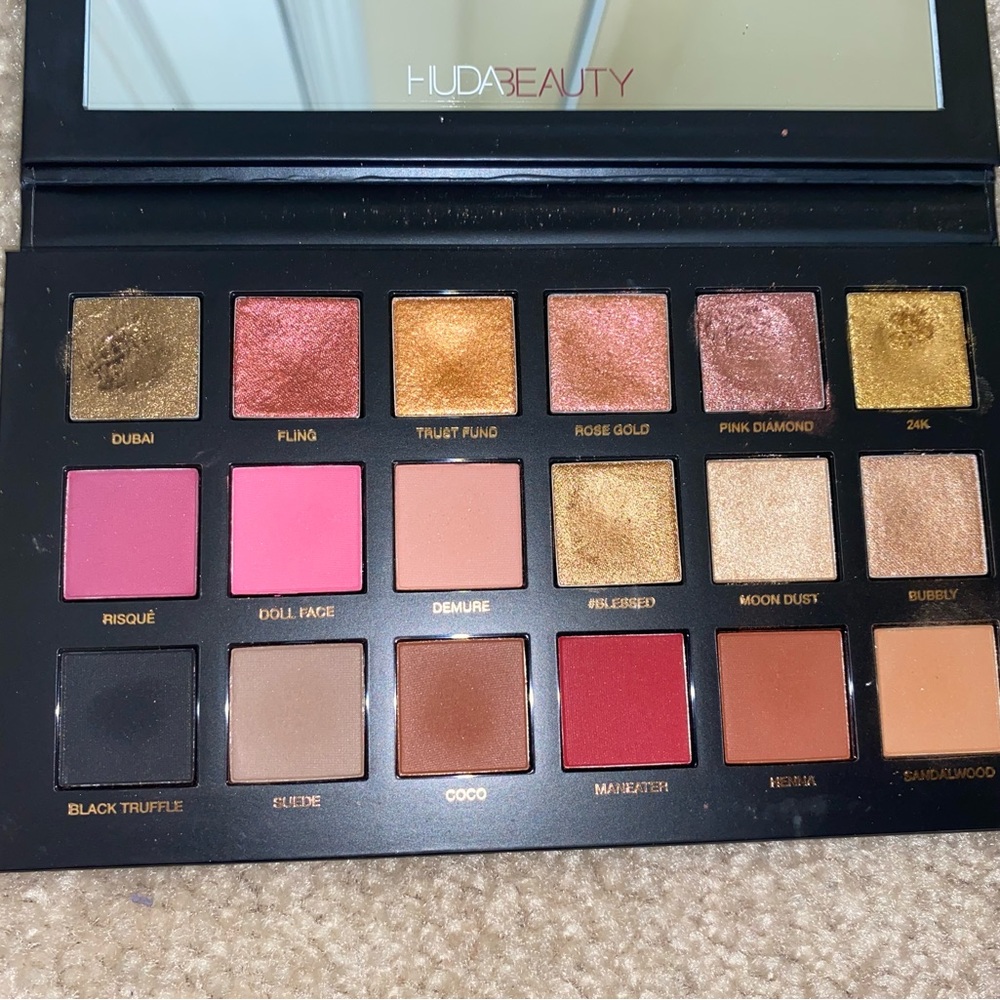 Huda beauty rose gold palette